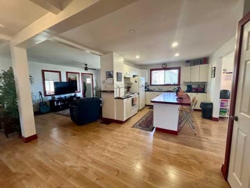 4702 49Th Street, Bashaw, AB - Indoor