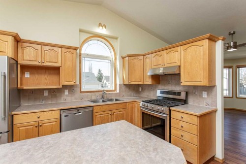 57 Spring Close, Blackfalds, AB - Indoor Photo Showing Kitchen With Stainless Steel Kitchen With Double Sink