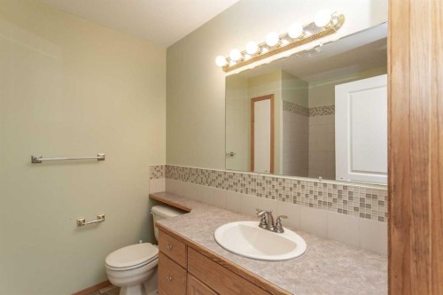 57 Spring Close, Blackfalds, AB - Indoor Photo Showing Bathroom