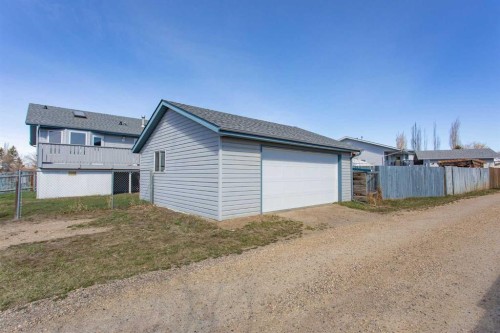 57 Spring Close, Blackfalds, AB - Outdoor