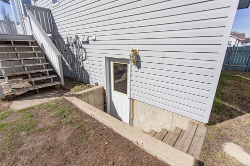 57 Spring Close, Blackfalds, AB - Outdoor With Exterior
