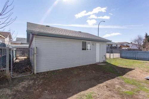 57 Spring Close, Blackfalds, AB - Outdoor