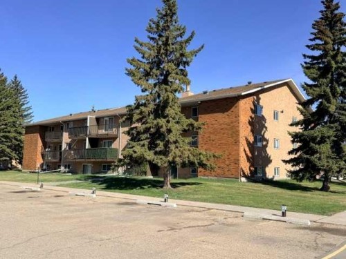 302-27 Bennett Street, Red Deer, AB - Outdoor