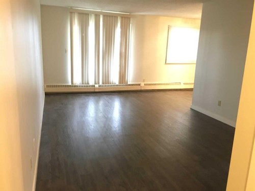 302-27 Bennett Street, Red Deer, AB - Indoor Photo Showing Other Room