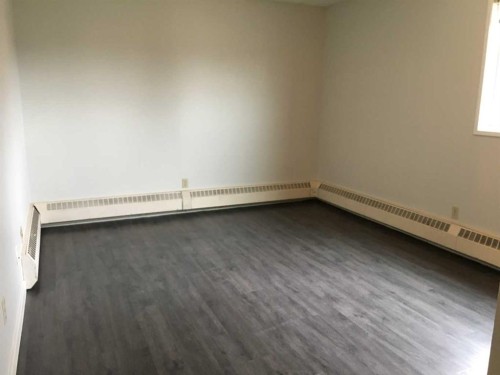 302-27 Bennett Street, Red Deer, AB - Indoor Photo Showing Other Room