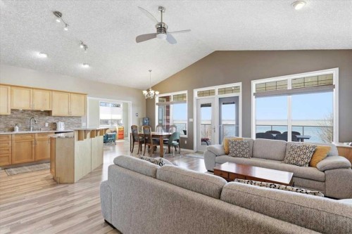 72 Beach Avenue, Itaska Beach, AB - Indoor Photo Showing Living Room