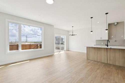 546 Hotchkiss Manor, Calgary, AB - Indoor