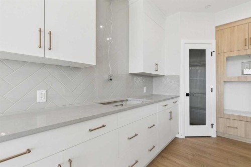 546 Hotchkiss Manor, Calgary, AB - Indoor Photo Showing Kitchen