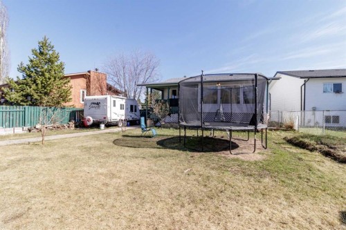 39 Cedar Crescent, Lacombe, AB - Outdoor