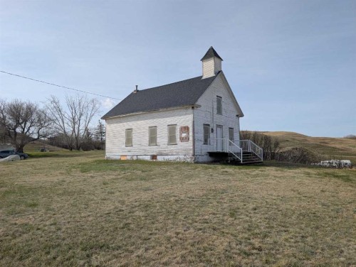 404 Hillside Avenue, Carbon, AB 
