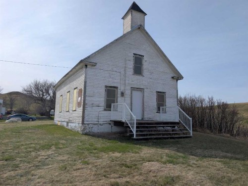 404 Hillside Avenue, Carbon, AB 