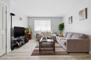 7002 50 Avenue, Camrose, AB  - Indoor Photo Showing Living Room 
