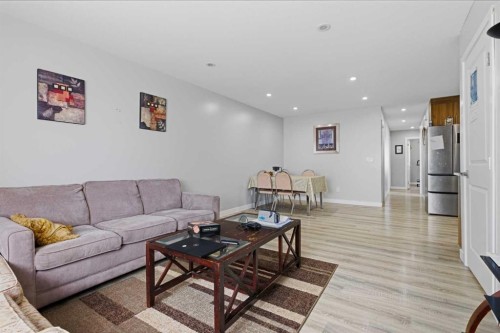 7002 50 Avenue, Camrose, AB - Indoor Photo Showing Living Room