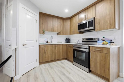 7002 50 Avenue, Camrose, AB - Indoor Photo Showing Kitchen