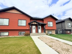 112 Mackenzie Ranch Way Lacombe, AB T4L 0K1