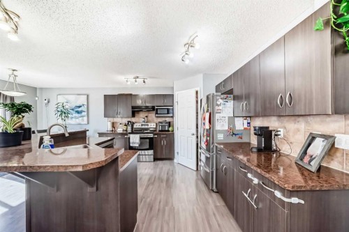 227 Avena Circle, Leduc, AB - Indoor Photo Showing Kitchen