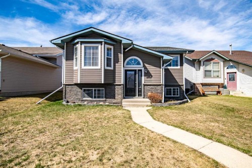 4608 43 Street  Sylvan Lake, AB T4S 1K9