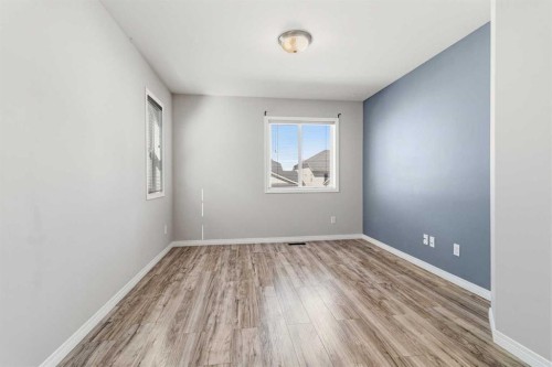 344 Drummond Avenue, Red Deer, AB - Indoor Photo Showing Other Room