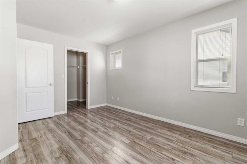 344 Drummond Avenue, Red Deer, AB - Indoor Photo Showing Other Room