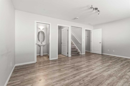 344 Drummond Avenue, Red Deer, AB - Indoor Photo Showing Other Room