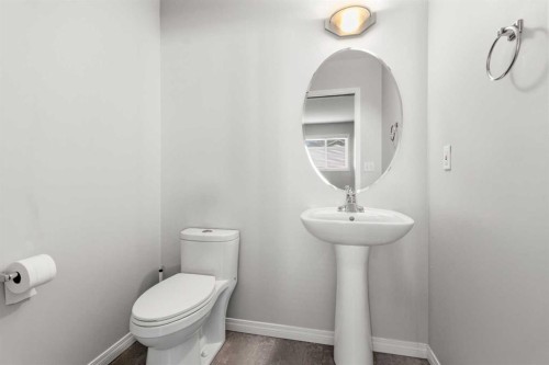 344 Drummond Avenue, Red Deer, AB - Indoor Photo Showing Bathroom