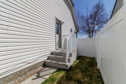 344 Drummond Avenue, Red Deer, AB - Outdoor With Exterior
