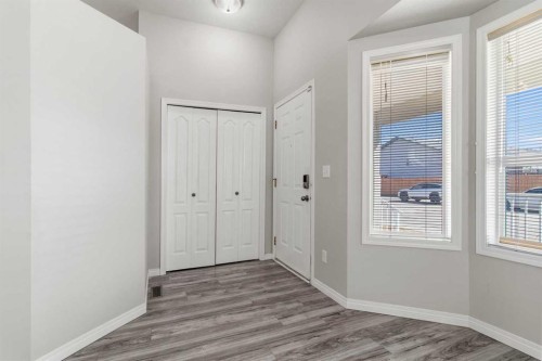344 Drummond Avenue, Red Deer, AB - Indoor Photo Showing Other Room