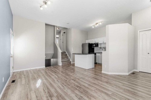 344 Drummond Avenue, Red Deer, AB - Indoor Photo Showing Kitchen