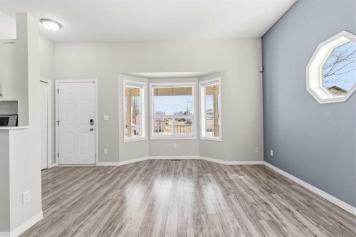 344 Drummond Avenue, Red Deer, AB - Indoor Photo Showing Other Room