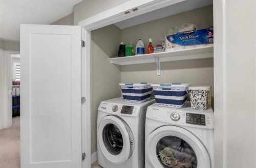 994 Berg Place, Leduc, AB - Indoor Photo Showing Laundry Room