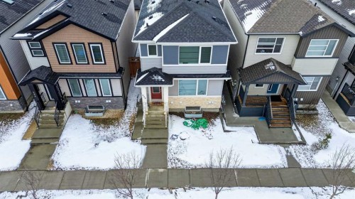 994 Berg Place, Leduc, AB - Outdoor