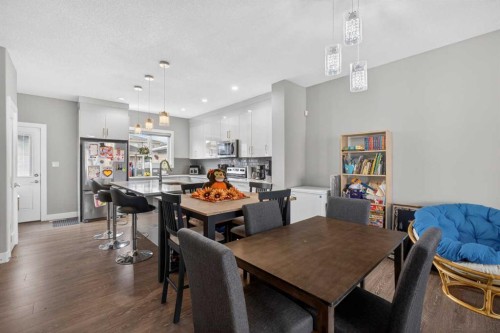 994 Berg Place, Leduc, AB - Indoor Photo Showing Dining Room