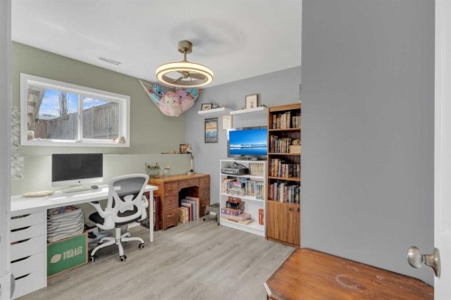 4929 Womacks Road, Blackfalds, AB - Indoor Photo Showing Office
