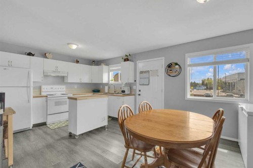 4929 Womacks Road, Blackfalds, AB - Indoor Photo Showing Dining Room