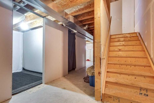 111-50 Lucky Place, Sylvan Lake, AB - Indoor Photo Showing Other Room