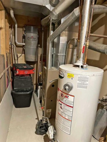 4804 Landsdown Avenue, Blackfalds, AB - Indoor Photo Showing Basement