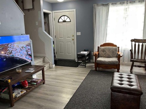 4804 Landsdown Avenue, Blackfalds, AB - Indoor