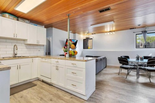 23 Newcombe Crescent, Red Deer, AB - Indoor Photo Showing Kitchen