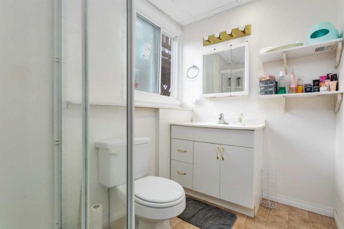 23 Newcombe Crescent, Red Deer, AB - Indoor Photo Showing Bathroom