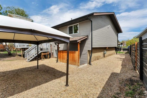 23 Newcombe Crescent, Red Deer, AB - Outdoor