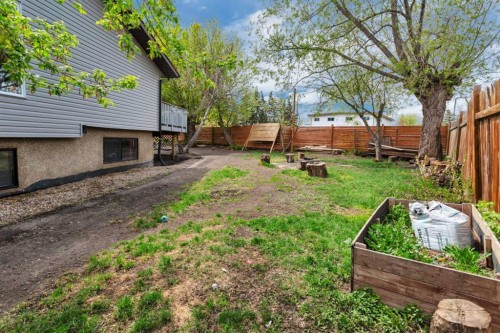 23 Newcombe Crescent, Red Deer, AB - Outdoor