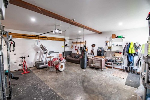 37153 Range Road 30, Rural Red Deer County, AB - Indoor Photo Showing Garage