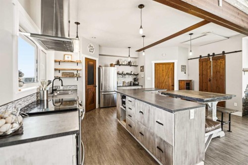 37153 Range Road 30, Rural Red Deer County, AB - Indoor Photo Showing Kitchen With Upgraded Kitchen