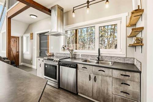 37153 Range Road 30, Rural Red Deer County, AB - Indoor Photo Showing Kitchen With Double Sink