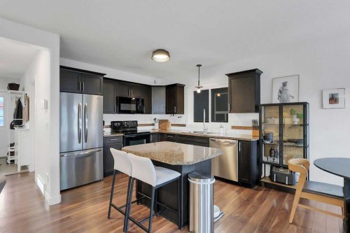 14 Cedar Square, Blackfalds, AB - Indoor Photo Showing Kitchen