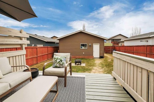 14 Cedar Square, Blackfalds, AB - Outdoor With Deck Patio Veranda With Exterior