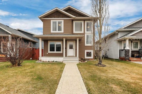 14 Cedar Square  Blackfalds, AB T4M 0A1