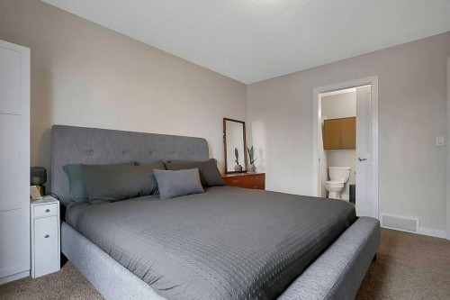 14 Cedar Square, Blackfalds, AB - Indoor Photo Showing Bedroom