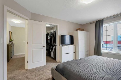 14 Cedar Square, Blackfalds, AB - Indoor Photo Showing Bedroom