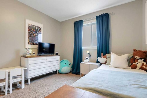 14 Cedar Square, Blackfalds, AB - Indoor Photo Showing Bedroom
